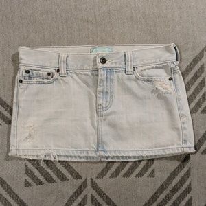 HOLLISTER - Distressed Denim Mini Skirt
